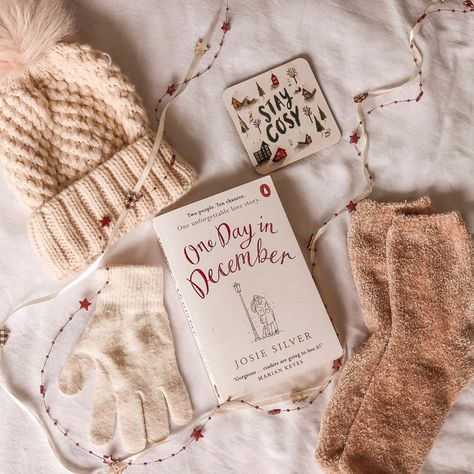 Christmas Tbr, Winter Bookstagram, Book Basket, Bookstagram Ideas, Winter Books, Book Baskets, Christmas Board, Book Launch, Christmas Books