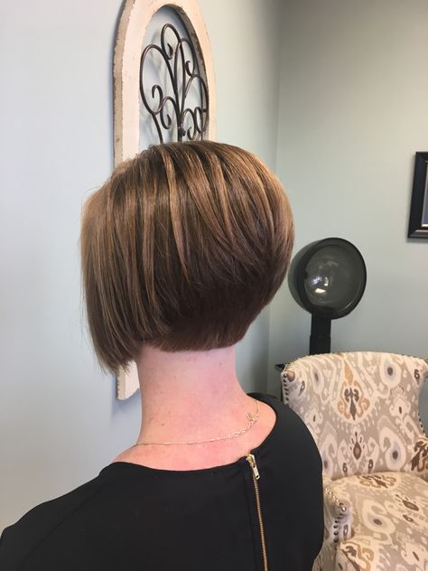 Really Short Bob, Short Bob Cut, Bob Hairs, Short Bob Cuts, Inverted Bob Hairstyles, Layered Bob Haircuts, Beautiful Haircuts, Really Short Hair, Shaved Nape