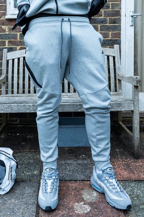 Air Max 95 Outfit Men, Airmax 95 Outfit, Guys In Grey Sweatpants, Airmax Outfit, Casual Outfits Mens, Scally Lads, Air Max Outfit, Outfits Guys, Airmax 95