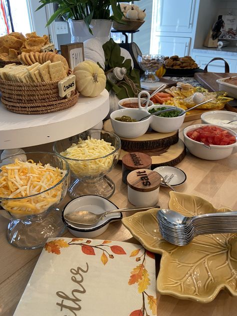 Soup Buffet Ideas, Thanksgiving Party Themes, Soup Party Ideas, Chili Bar Party, Party Themes For Adults, Soup Party, Chili Party, Soup Bar, Toppings Bar