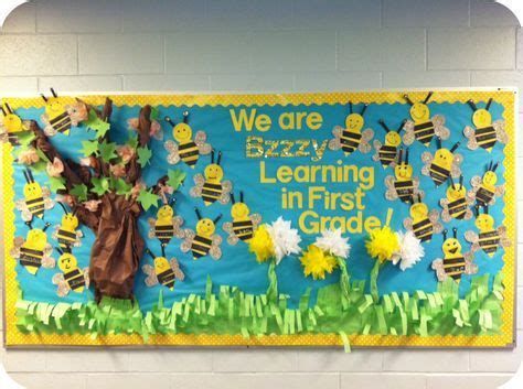 Bee Bulletin Boards, Classroom Wall Displays, Kindergarten Bulletin Boards, Bee Themed Classroom, Bee Classroom, Spring Bulletin Boards, Preschool Bulletin, Preschool Bulletin Boards, Worksheets For Preschool