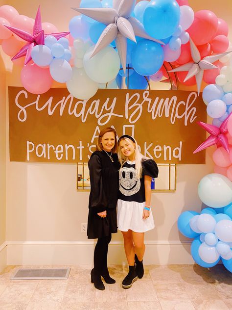 Sorority Family Weekend, Moms Weekend Sorority, Parents Weekend Banner, Sorority Brunch, Parents Weekend Sorority, Sorority Parents Weekend, Senior Brunch, Sisterhood Activities, Sisterhood Ideas