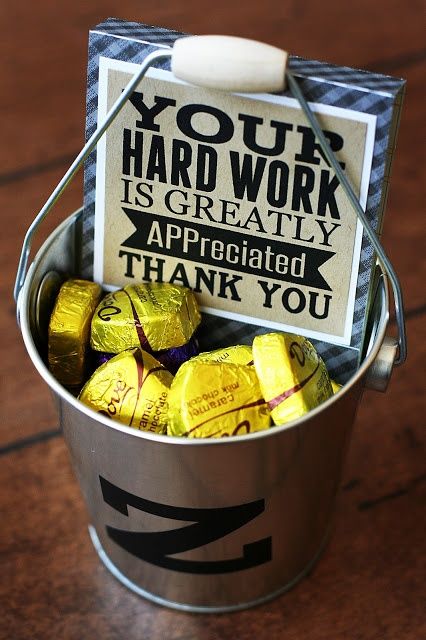 Men Appreciation Gifts, Free Teacher Appreciation Printables, Work Appreciation, Volunteer Appreciation Gifts, Appreciation Gifts Diy, Morale Boosters, Teacher Appreciation Printables, Gifts Creative, Volunteer Gifts