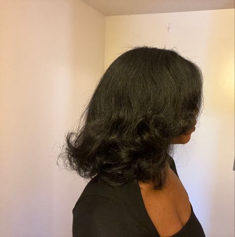 Silk Press Pin Curls, Black Silk Press Hairstyle, Mid Length Silk Press, Side Part Silk Press Natural Hair Short, Silk Press Bumped Ends, Silk Press Black Women Hair, Silk Press Shoulder Length Hair, Shoulder Length Silk Press, Curled Silk Press