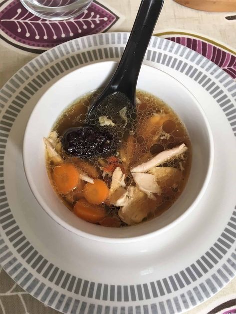 Chinese Postpartum Soup, Postpartum Chicken Soup, Chinese Confinement Recipe, Asian Postpartum Meals, Chinese Postpartum Meals, Postpartum Soup, Postpartum Nourishment, Postpartum Confinement, Chinese Confinement