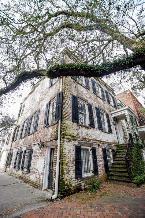 Houses In Savannah Georgia, Paving Stones Walkway, Federal Architecture, Savannah Georgia Buildings, Olde Pink House Savannah, Georgia Trip, With Wonder And Whimsy, Savannah Historic District Map, Savannah Historic District