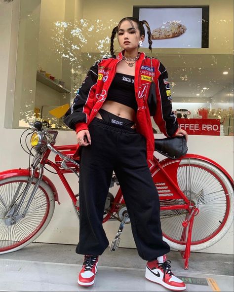 Fire Fairies, White Jordan 1, Black White Jordans, Jordan 1 Sneakers, Week Outfits, Streetwear Fits, Swag Girl Style, Spirit Week, Tomboy Style Outfits