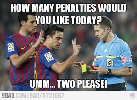 Barca gets two penalty calls, AC Milan none! Difference of the game... Go messi!! Funny Soccer Memes, Soccer Problems, Sports Joke, Soccer Jokes, Football Jokes, Goalie Gloves, Funny Soccer, Funny Sports Pictures, Funny Sports Memes