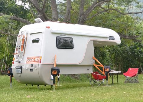 GrizzlyNbear Find a Three-Maker Camper - Truck Camper Magazine Flatbed Camper, Fiberglass Camper, Compact Trucks, Camper Diy, Camper Truck, Truck Tent, Truck Campers, Camper Van Conversion Diy, Camper Van Conversion