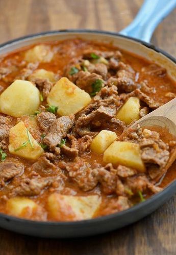 Carne Dinner Ideas, Carne Guisada With Potatoes, What To Make With Pork Roast, Carne Picada Recipes, Mexican Dinner Ideas, Guisado Recipe, Guisada Recipe, Mexican Dinners, Beef Potatoes