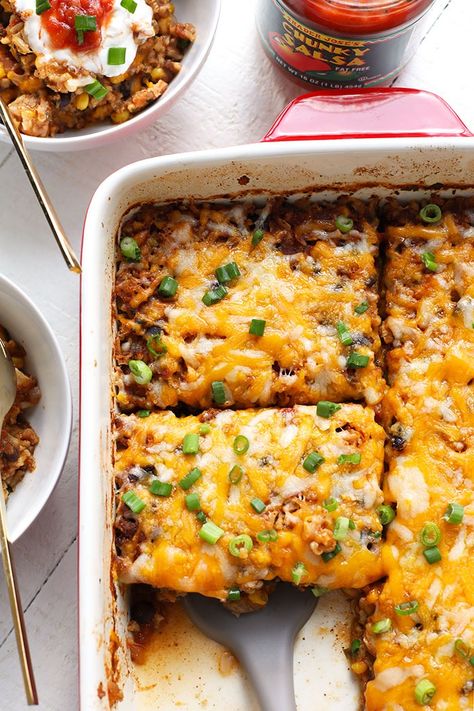 Southwestern Chicken Casserole (29g protein!) - Fit Foodie Finds Southwestern Chicken Casserole, Chicken Casserole Recipes Healthy, Best Chicken Casserole, Healthy Chicken Casserole, Pasta Healthy, Southwestern Chicken, Fit Foodie Finds, Healthy Casserole Recipes, Rice Casserole Recipes