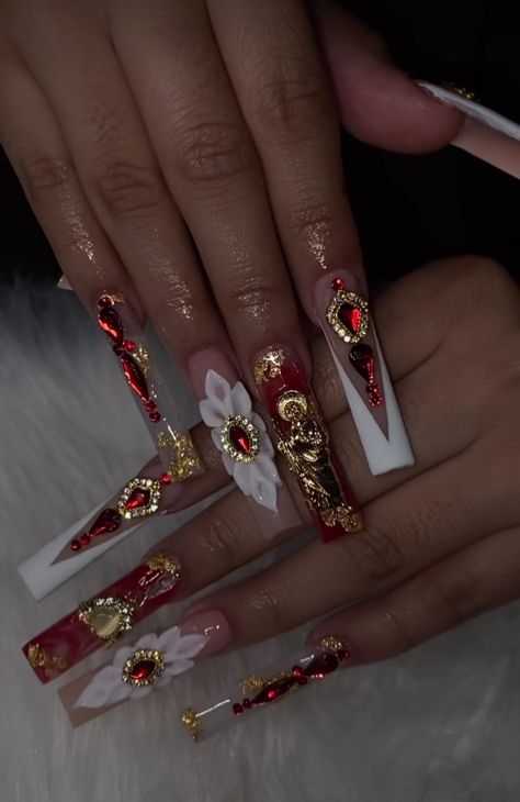 Nails With Gold Charms, Red Nails With Gold, Red And Gold Quince, Mexican Nails, Quince Nails, Red And White Nails, Quinceanera Nails, Red And Gold Nails, Red Quince