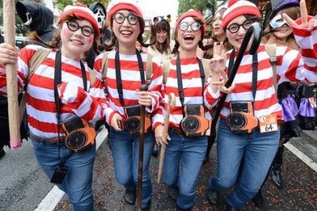 Waldo Costume, Diy Fantasia, Diy Group Halloween Costumes, Best Group Halloween Costumes, Carnaval Outfit, Costume Carnaval, Team Costumes, Carnaval Costume, Costumes Couples