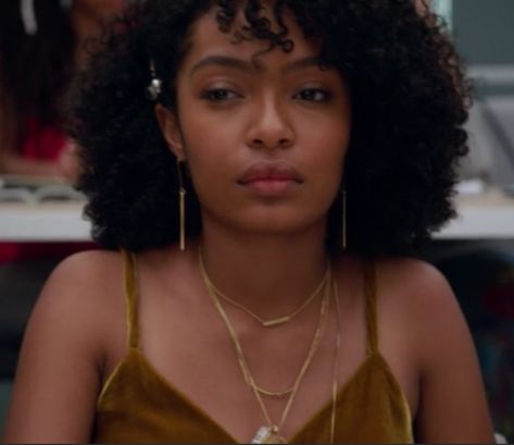 7 times Zoey on 'grown-ish' gave us style inspiration Zoey Johnson Aesthetic, Zoe Grownish Hairstyles, Zoey Grownish, Grown Ish Hairstyles Zoey, Grownish Show Aesthetic, Grown Ish Hairstyles, Grownish Zoey Hairstyles, Zoey Johnson Grownish, Grown Ish Zoey