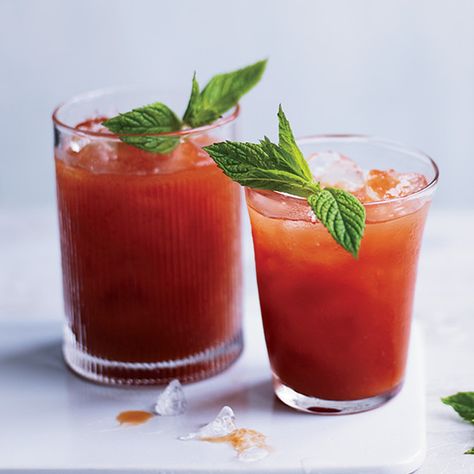 Our 22 Best Halloween Cocktail Recipes Tomato Water, Presentation Food, Summer Brunch, Brunch Cocktails, Fall Cocktails, Juicy Tomatoes, Food For A Crowd, Cooking Techniques, Kimchi