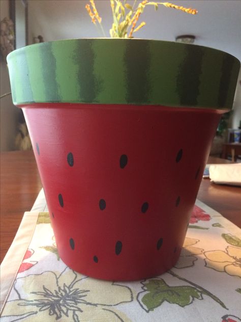 Painted Plant Pot, Watermelon Painting, Escuela Diy, Watermelon Plant, Mosaic Flower Pots, Painted Pots Diy, Watermelon Party, Painted Plant Pots, Flower Pot Design