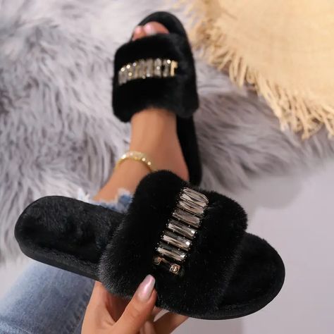 Rhinestone Decor Fluffy Home Slippers Soft Sole Lightweight - Temu Shein Slippers, Plain Bedroom, Fluffy Bedroom, Trendy Slippers, Cute Flip Flops, Chain Decor, Bedroom Slippers, Shoes Outfit Fashion, Cute Slippers