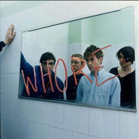 Blur Parklife, Blur Band, Graham Coxon, Girly Pop, Aesthetic Posters, Arte Punk, Damon Albarn, Liam Gallagher, Weezer