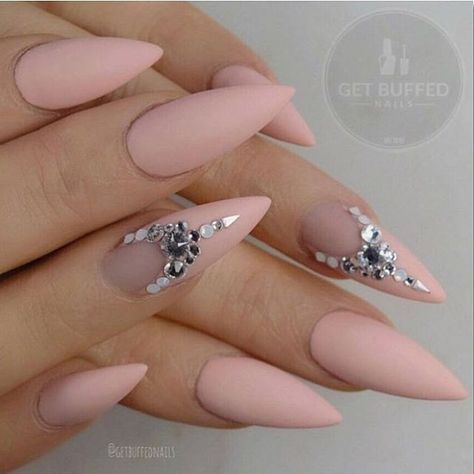 #repost Simple More Pointy Nail Designs, Wow Wedding, Unghie Sfumate, Nails Yellow, Best Nails, Pointy Nails, Beautiful Crystals, Stiletto Nails Designs, Wedding Nail