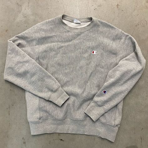 Champion mens reverse weave grey crewneck sweatshirt Crewneck Outfit Men Streetwear, Champion Crewneck Outfit, Grey Crewneck Outfit, Crewneck Outfit Men, Jumper Outfit Men, Crewneck Outfit, Crewneck Streetwear, Tommy Hilfiger Fashion, Beanie Outfit