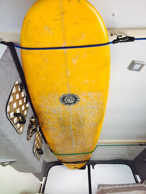 Surfboard storage. Roof bars and bungees. Can still open storage doors. Surfboard Storage Van, Roof Storage Ideas, Paddleboard Storage, Hiace Camper, Surfboard Storage, Vw Caddy Maxi, Live In A Van, Surfing Tips, Diy Van Conversions