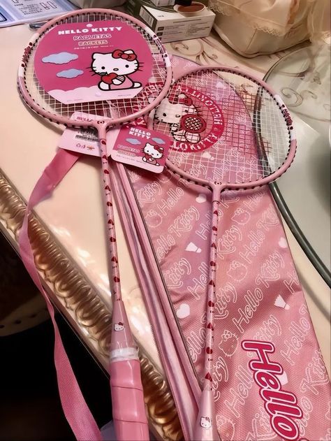 Badminton Pictures, Mode Tennis, Badminton Photos, Aesthetic Objects, Cute Hello Kitty, Hello Kitty Sanrio, Sports Aesthetic, Hello Kitty Birthday, Badminton Racket