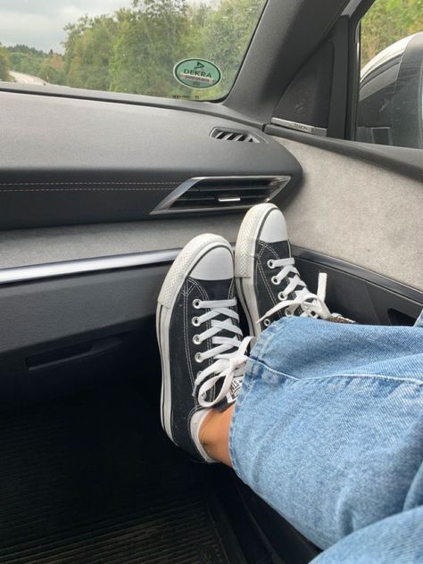 Lowtop Converse Outfit, Converse Low Outfit, Low Converse Outfit, Converse All Star Outfit, Converse Shoes Aesthetic, All Star Outfit, High Top Converse Outfits, Converse Aesthetic, Outfit Grunge