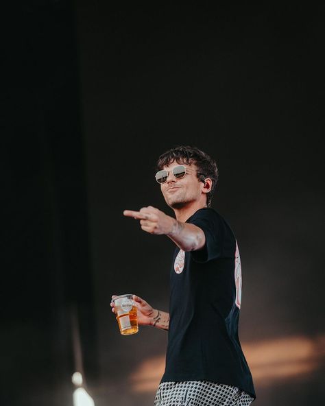 Louie's Life, Louis Tomlinson On Stage, Ocean Blue Eyes, Louis Williams, Light Of My Life, Berlin Germany, Summer Festival, Louis Tomlinson, On Stage