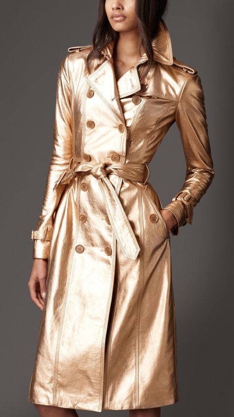 Related image Burberry Trenchcoat, Burberry Trench, Burberry Trench Coat, Color Magenta, British Outfits, Leather Trench, Leather Trench Coat, Gold Leather, Trench Coats