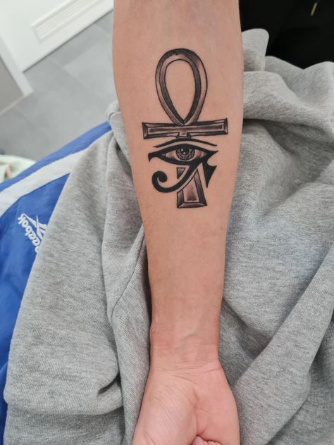 Ankh Shoulder Tattoo, Unk Tattoo Black Women, Anhk Tattoos Men, Ankh Tattoo Design For Men, Egyptian Cross Tattoo, Egyptian Ankh Tattoo, Scarab Tattoos, Pablo Stanley, Ankh Tattoo Design