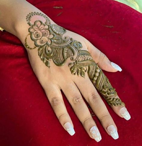 Single Line Mehendi Designs, Line Mehendi, Henna Beautiful, Bride Mehndi, Arabic Mehandi, Arabic Mehendi, Simple Mehandi, Simple Mehendi, Modern Mehndi