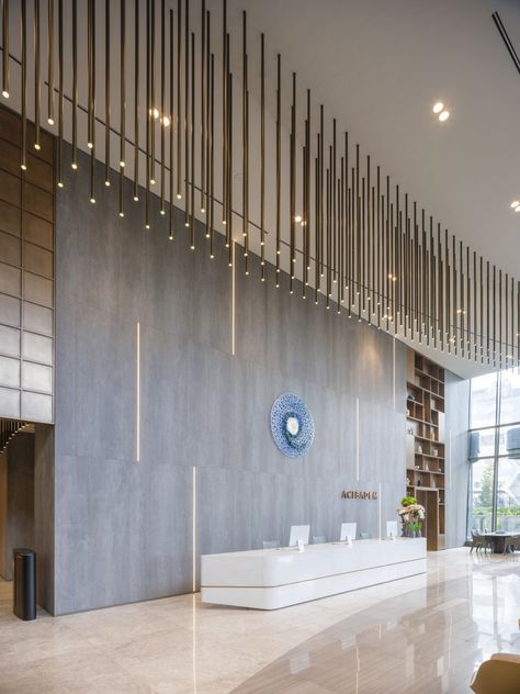 Frameweb | How Gensler helped this Turkish healthcare provider build an ecosystem of care Hospital Lobby, Hospital Reception, Davis Furniture, Base Building, Healthcare Architecture, Hospital Interior, Architecture Magazine, Spatial Design, Wooden Wall Panels