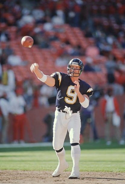 Jim McMahon. San Diego Chargers 1985 Chicago Bears, Jim Mcmahon, Nfl Logos, Sports Players, Nfl Football Players, Football Stuff, Football Legends, San Diego Chargers, Sport Player