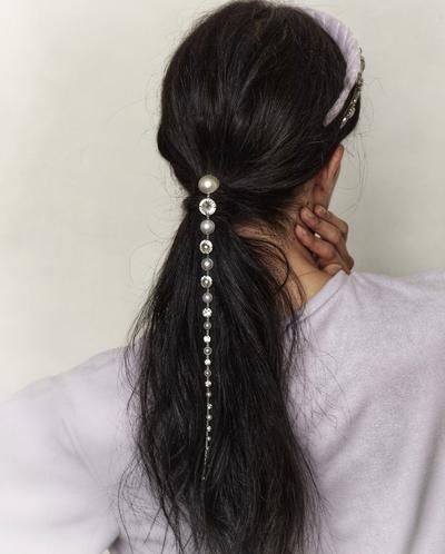 Top Knots Lelet Ny, Hairstyle Examples, Center Part, A Pony, Edgy Hair, Sleek Hairstyles, Hair Beads, Diy Hair Accessories, Beauty Treatments