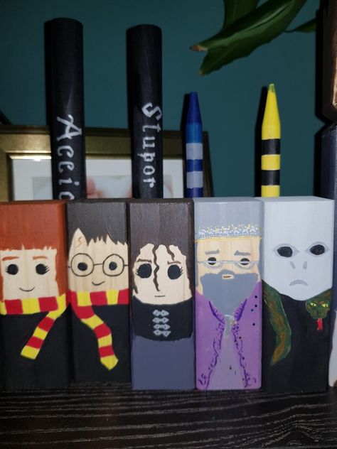 Jenga Block Painting Ideas, Jenga Painting Ideas, Painted Jenga, Jenga Art, Glitter Bar, Jenga Blocks, Easy Doodle, Block Painting, Bellatrix Lestrange