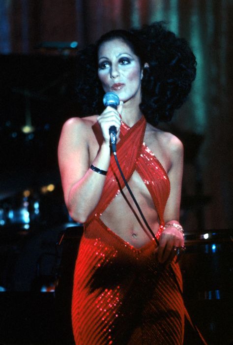 Classic 70's Cher in Red Bob Mackie Cher 70s Outfit, 70s Cher, Cher Bob Mackie, Red Halter Jumpsuit, Cher 70s, Cher Looks, Cher Outfits, Cher Bono, Met Gala Dresses