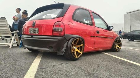 #Opel #Corsa_B #Slammed #Lowered Opel Corsa Lite, Chevy Pop, Low Cars, Corsa Wind, Custom Paint Motorcycle, Datsun Car, Chevrolet Corsa, Hot Hatch, Vauxhall Corsa