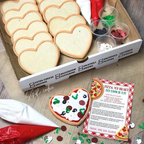 Pizza My Heart Cookies, Pizza Cookies Decorated, Christmas Diy Cookie Kit, Cookie Diy Kit, Valentine Pizza Cookie, Valentines Diy Cookie Kit, Diy Cookie Kit Instructions, Valentine Cookie Kit, Cookie Kit Instructions