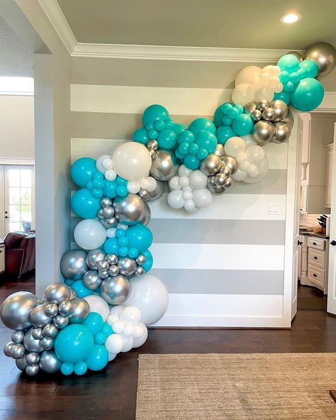 💎Who said red is the color of love? 💎#tiffany&co Celebrating a milestone with inspo from a timeless brand.... 👉🏼 swipe to see the… Teal Balloons, Timeless Brand, Custom Balloons, Balloon Decor, Who Said, Balloon Garland, Party Planner, Ornament Wreath, Balloon Decorations