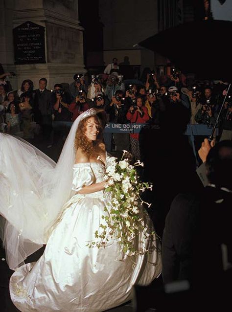 mariah carey- celebrity brides who wore Vera Wang wedding dresses | HELLO! Mariah Carey Wedding, Queen Mimi, Mariah Carey Music, Famous Wedding Dresses, Celebrity Wedding Photos, 00s Aesthetic, Vera Wang Gowns, Celebrity Bride, Vera Wang Wedding