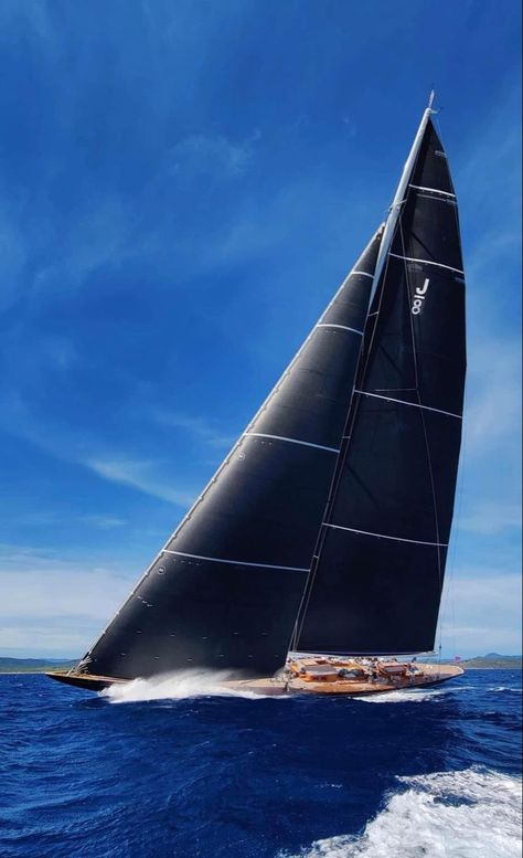 Wally Yachts, Sailing Aesthetic, J Class Yacht, Yacht Sailing, Classic Sailing, Sailing Art, Sailing Yachts, Sailboat Art, Yacht Racing