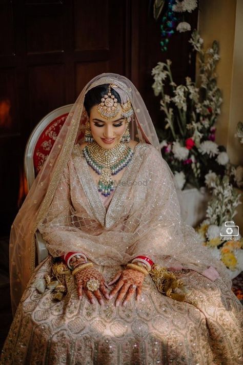 Photo of Two toned bridal jewellery with blush pink lehenga Sabyasachi Wedding Lehenga, Sabyasachi Wedding, Pink Bridal Lehenga, Sikh Bride, Bridal Lengha, Punjabi Bride, Bridal Outfit, Indian Bridal Dress, Indian Bridal Wear