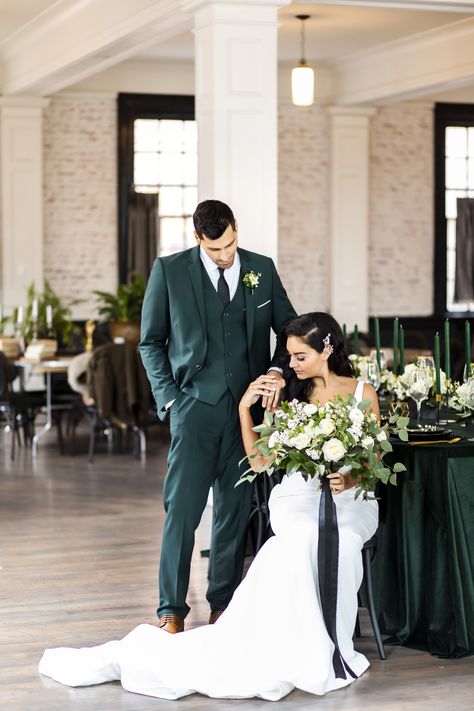 One of the hottest trends of this year's winter weddings is infused with touches of velvet. Check out one of our favorite styled shoots with Hunter Green Velvet linens. Winter Wedding Hunter Green, Hunter Green Tuxedo Wedding, Hunter Green Tuxedo, Christmas Wedding Suits, Hunter Green Suit, Green Velvet Wedding, Green Tux, Dark Green Wedding, Wedding Groomsmen Attire