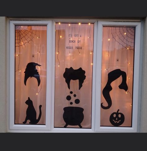 Hocus Pocus Window Display, Halloween Disney Window Decorations, Halloween Cardboard Window Cutouts, Disney Window Decoration Ideas Halloween, Halloween Projection Window, Spooky Silhouettes Halloween Window, Disney Window Decoration, Window Siluet Halloween, Halloween Window Silhouettes