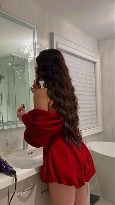 Night Out Makeup, Hair Styles Long Hair, Hot Hair Styles, Curly Hair Routine, Hair Routine, Curly Hair Men, Curly Hair Tips, Hair Curly, Curly Hair