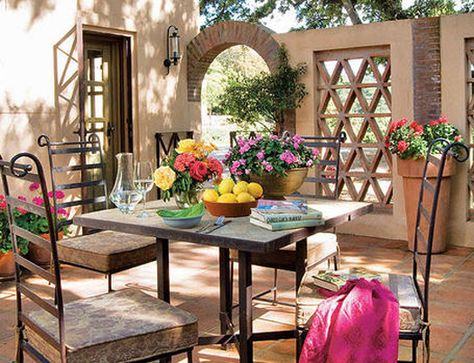 Impressive small space design in this Spanish retreat Spanish Courtyard, Garden Design Layout, Spanish Style Home, Small Space Design, Spanish Style Homes, Hacienda Style, Spanish House, Outdoor Retreat, Custom Made Furniture