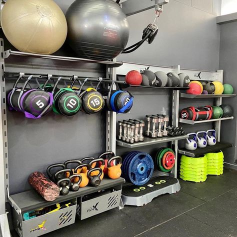 Apartment Pictures, Kickboxing Gym, Gym Rack, Home Gym Basement, Gym Organizer, Dream Home Gym, Gym Design Interior, Home Gym Garage, Workout Room Home