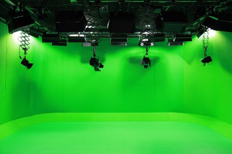 Green Screen Suit, Green Screen Setup, Green Screen Studio, Portfolio Pictures, Tv Set Design, Beautiful Beach Pictures, Virtual Studio, Picture Editing Apps, Photography Cheat Sheets