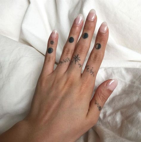 Nails Suggestions, Coloring Nails, Lovely Tattoo, Cheap Tattoo, Moon Phases Tattoo, Beauty Tattoo, Tattoo Makeup, Finger Tattoo For Women, Tattoos Unique