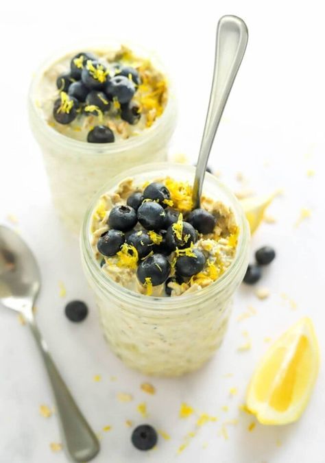 Refreshing and super easy to meal prep, these blueberry lemon overnight oats are the perfect summer breakfast! Lemon Blueberry Overnight Oats, Lemon Overnight Oats, Cold Oats, Blueberry Overnight Oats, Breakfast Prep, Summer Breakfast, Clean Eating Meal Plan, Vegan Yogurt, Healthy Summer Recipes